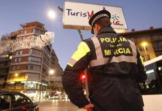 El PSOE critica que el Gobierno de Ballesta se dedique a parchear la falta de efectivos de Policía local y no solucione el problema