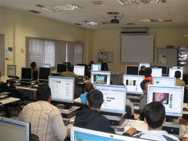 El PSOE solicita la apertura inmediata de las aulas de informática municipales