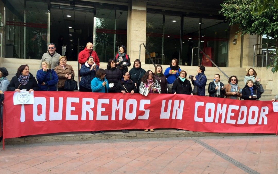Apoyo a las madres y padres del CEIP Ciudad de La Paz de El Palmar en su demanda de un comedor escolar