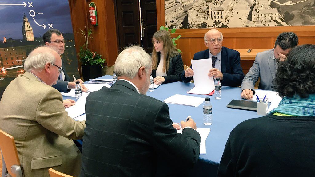 El PSOE acusa al gobierno de Ballesta de presumir de superávit mientras deja de ejecutar millones en inversiones