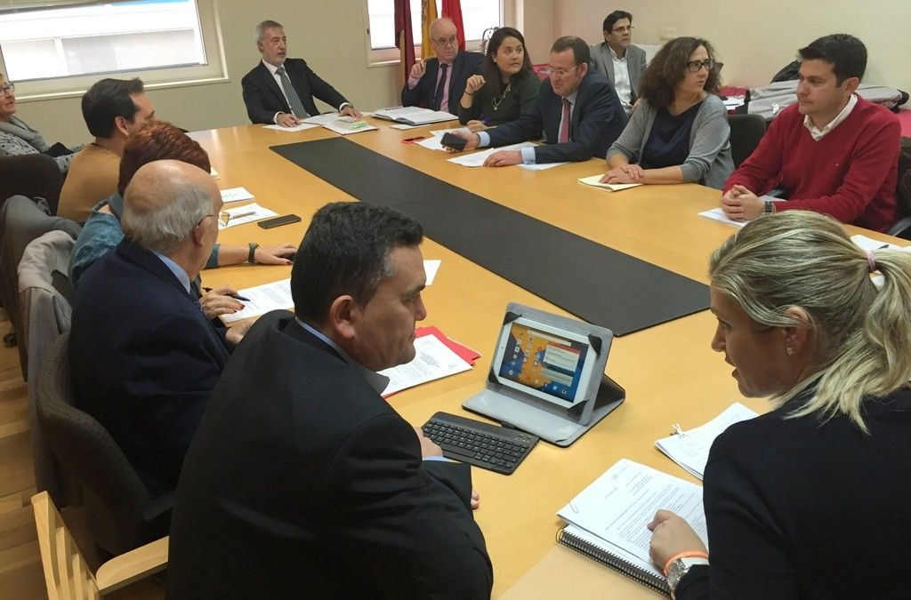 Votamos en contra del dictamen de Presupuestos porque el Pleno del Ayuntamiento abordará el proyecto alternativo