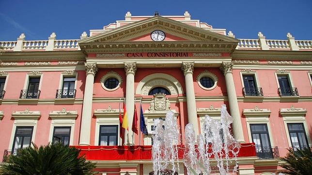 El PSOE reclama a Ballesta un listado de los alquileres de locales municipales en los que el Ayuntamiento gasta más de 650.000 euros anuales