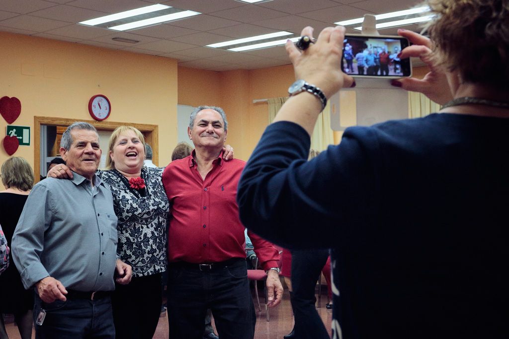 Baile día de enamorados en el Centro de mayores en Santo Ángel