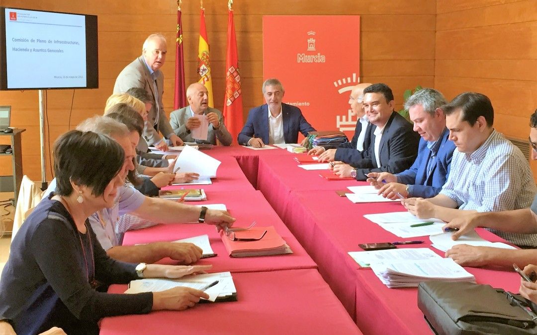 La liquidación del Presupuesto de 2015 recoge que hay más de 70 millones de euros pendientes de invertir en barrios y pedanías