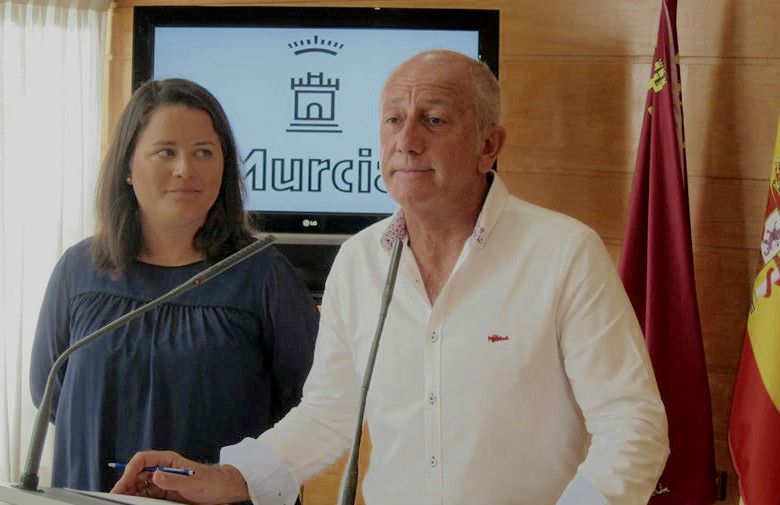 Gras: “Roque Ortiz tiene que dar explicaciones claras al aparecer vinculado al urbanismo podrido del Ayuntamiento de Murcia”