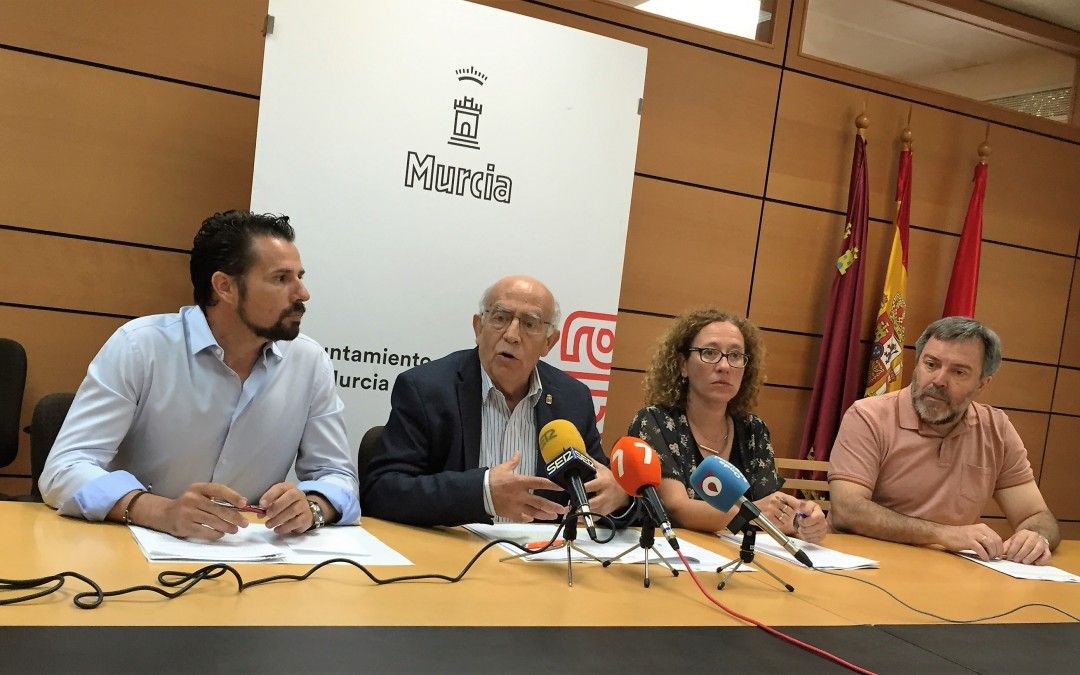 Los grupos de la oposición exigen a Ballesta que respete la pluralidad democrática y cumpla los acuerdos del Pleno
