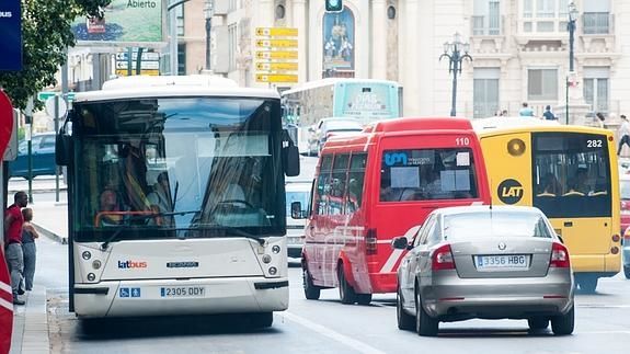 El PSOE pide al gobierno de Ballesta que aclare si piensa cumplir con el compromiso de mejorar las líneas 30 y 78 de autobús