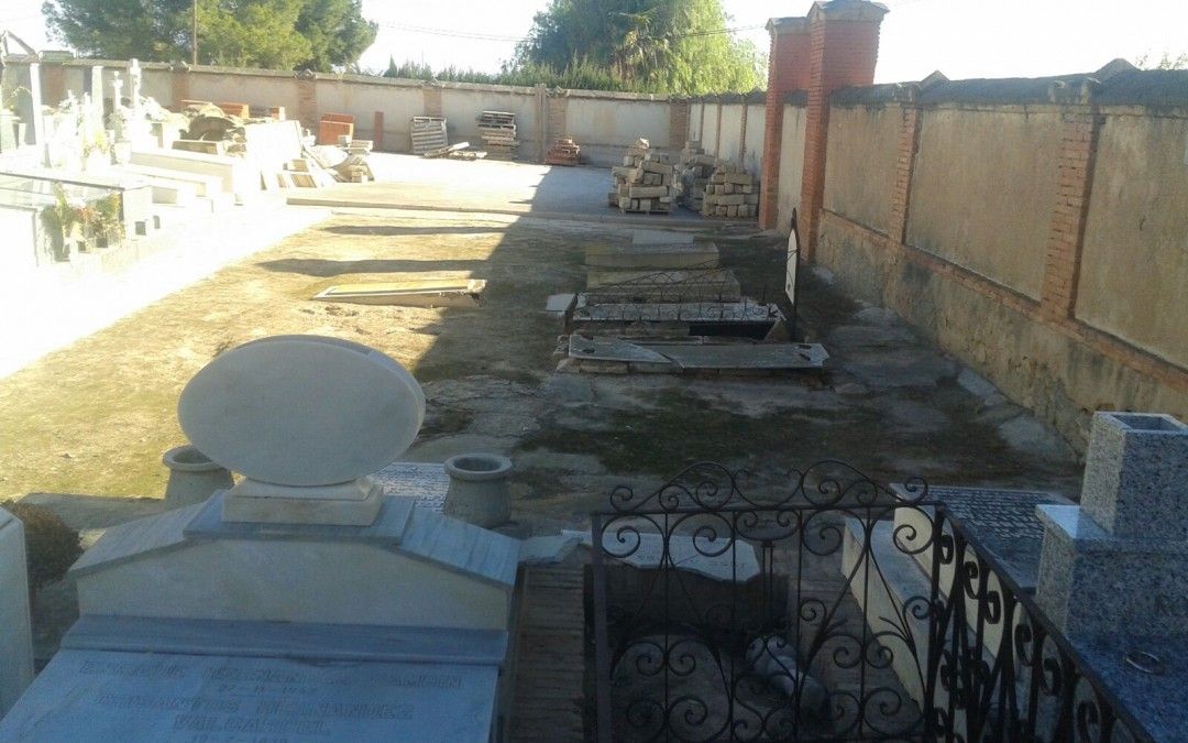 El PSOE pretende devolver la dignidad a los olvidados del cementerio de Nuestro Padre de Jesús