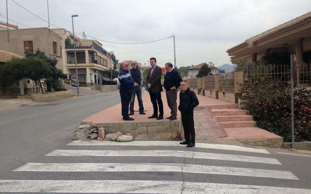 El PSOE reclama una mejor y más segura regulación del tráfico en la calle Mayor de El Esparragal para evitar nuevos percances