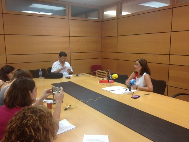 El PSOE elabora un documento base para hacer realidad la contratación responsable ante la ‘falta de voluntad del PP’