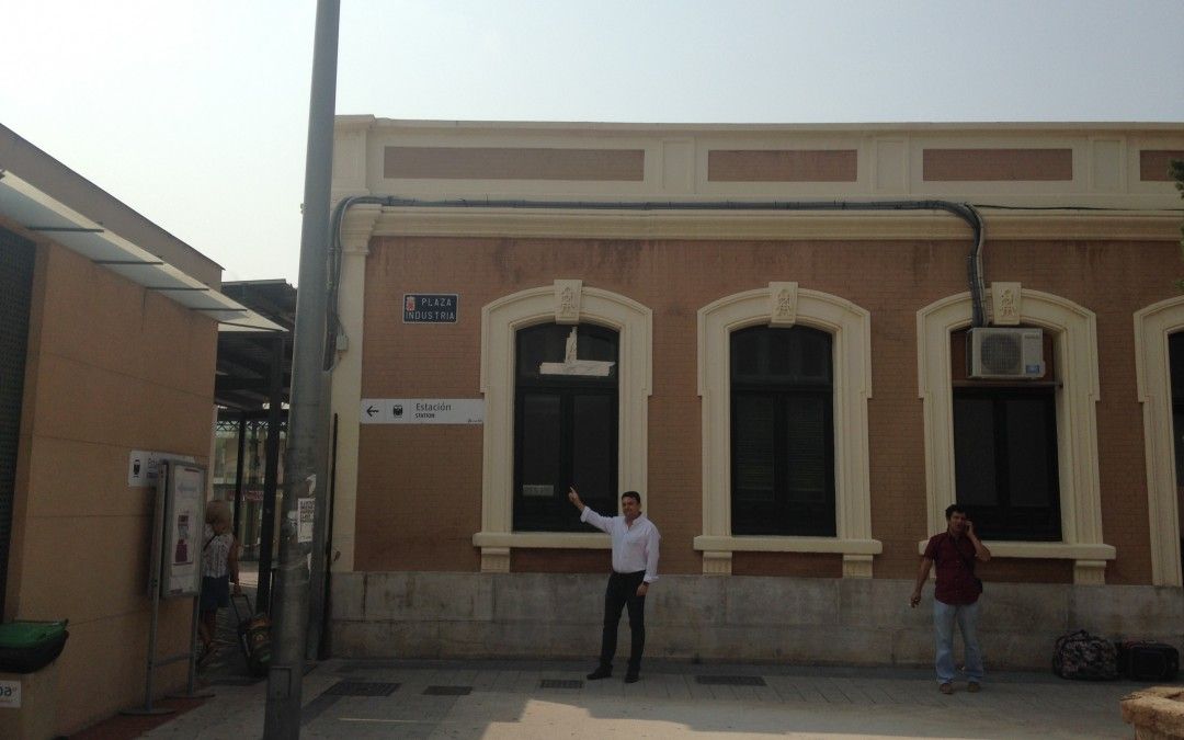 El PSOE reprocha al PP que no sea capaz de exigir la finalización de las obras de la Estación del Carmen, que ofrece una imagen desoladora