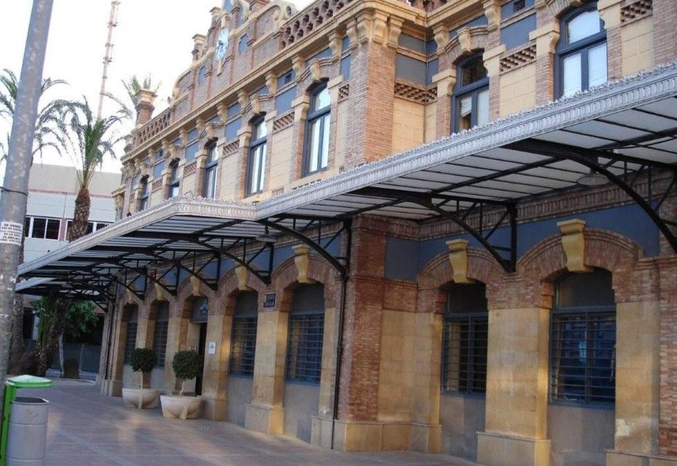 PSOE y Cambiemos Murcia acusan al PP de seguir comprometiendo la contratación pública a favor de empresas privadas