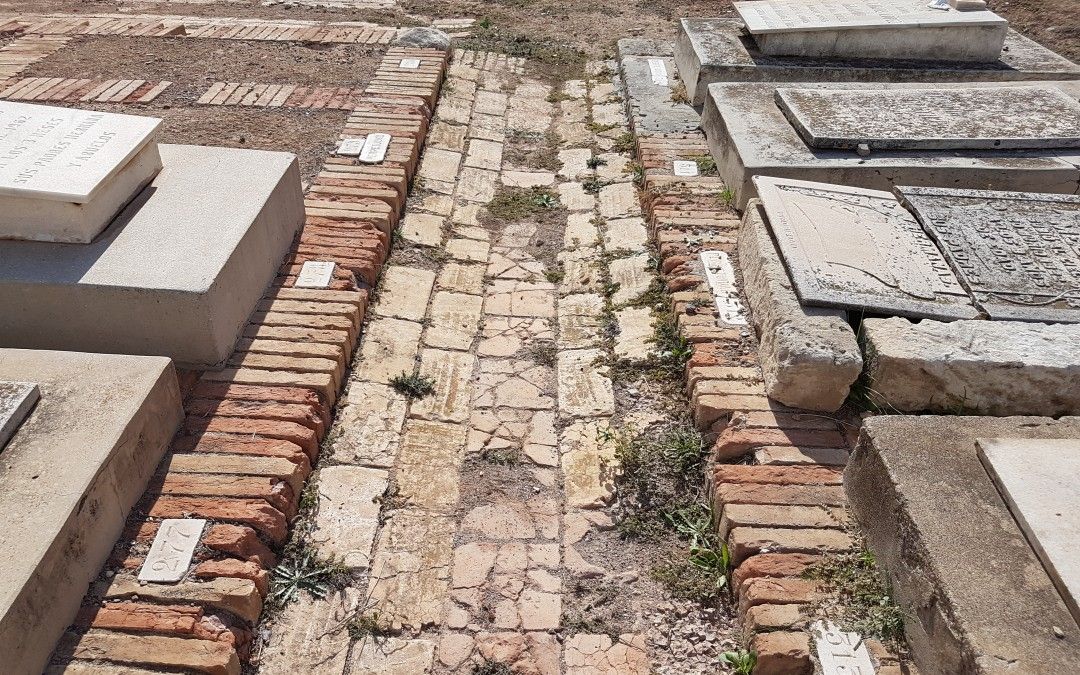 El PSOE reclama al gobierno de Ballesta «que se deje de visitas guiadas» e invierta en un verdadero plan de actuación para mejorar y acondicionar el cementerio municipal