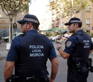 El PSOE critica la «chapuza» del Equipo de Gobierno al imponer a los candidatos a Policía Local que sean más altos y tengan el carnet A