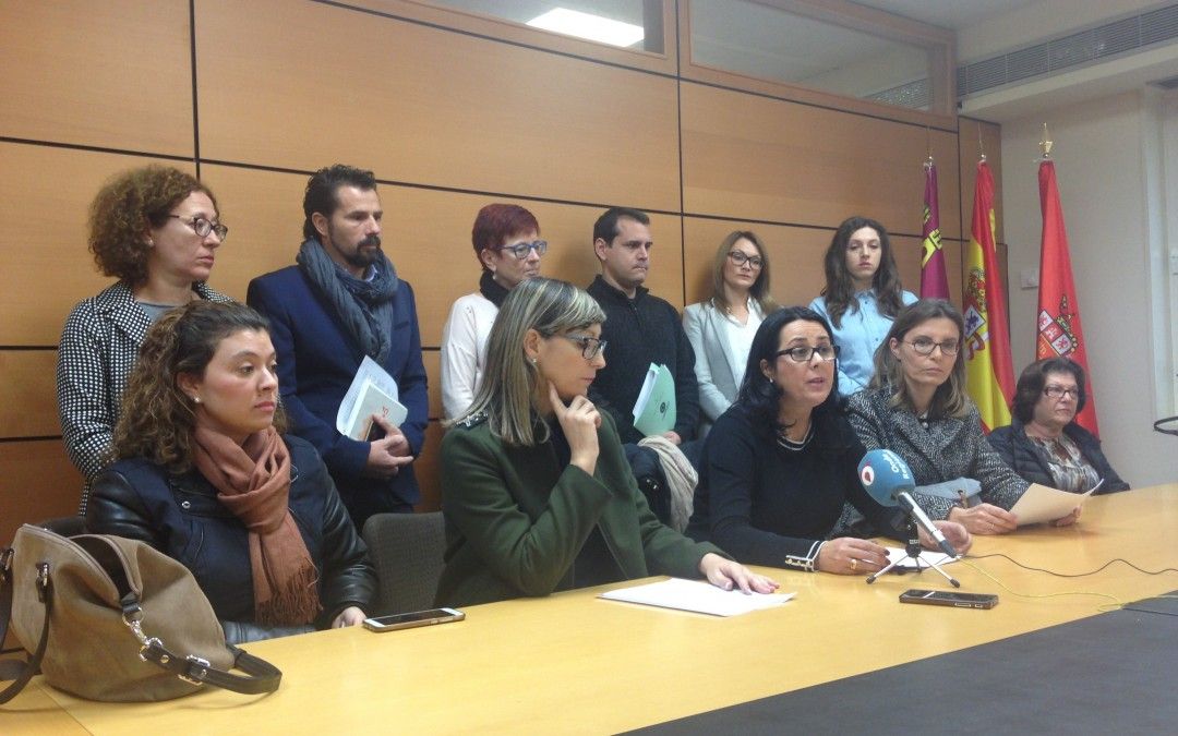 La oposición exige con moción de urgencia un criterio único del Ayuntamiento ante las reiteradas cesiones ilegales de trabajadores