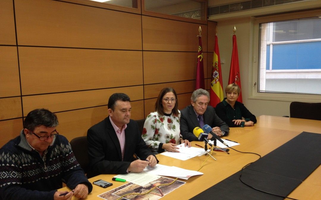 El PSOE exige la dimisión del alcalde Ballesta por su “silencio cómplice” ante las declaraciones del concejal de Fomento