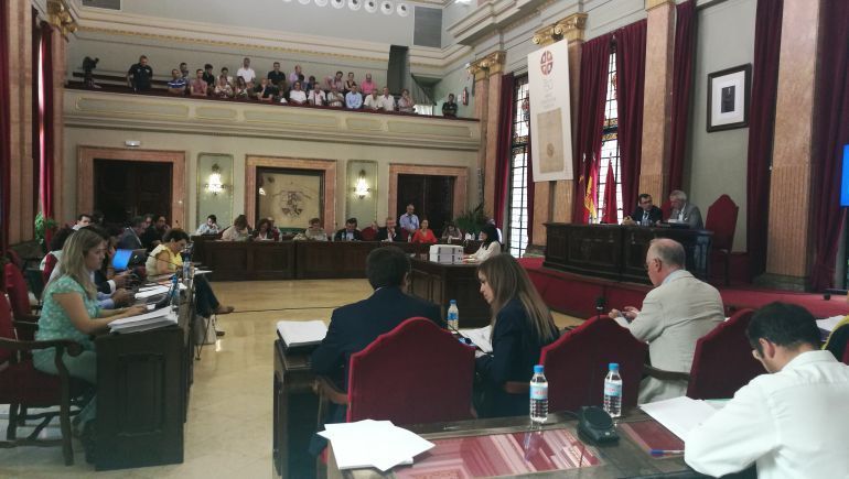El PSOE considera que la dimisión del  concejal de Fomento era necesaria pero insuficiente porque no resuelve el problema de fondo