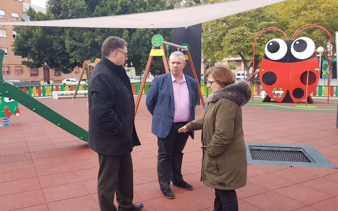 El PSOE aplaude el esfuerzo del pedáneo de Espinardo que estrena un jardín moderno y accesible a la altura de los del centro de Murcia