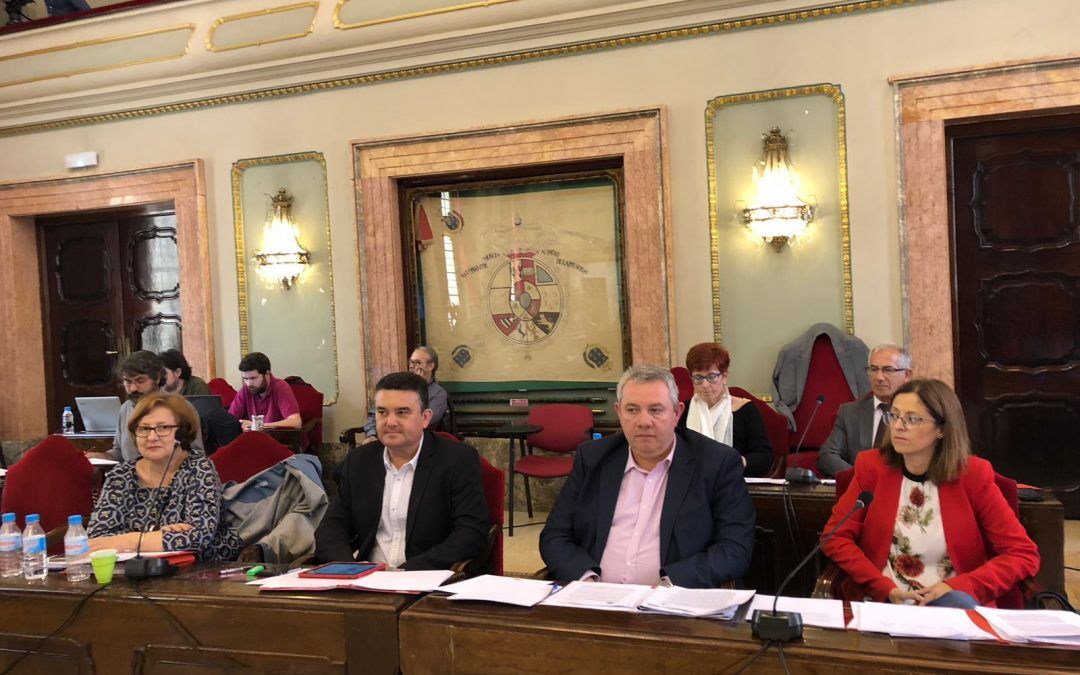 El PSOE saca adelante propuestas para la mejora de las condiciones laborales de bomberos y policías