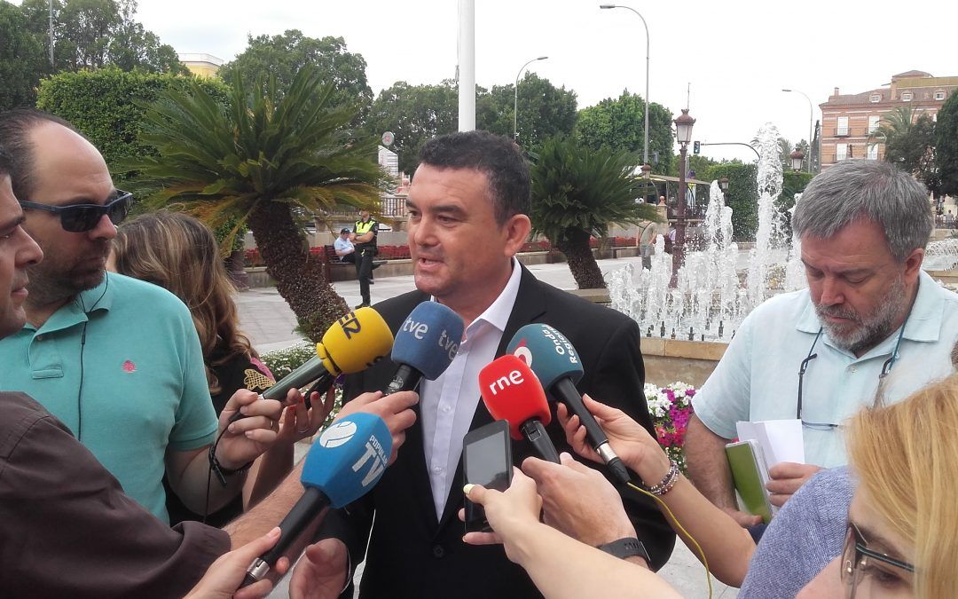 PSOE y Cambiemos piden que el Ayuntamiento controle «de verdad» Emuasa y que elabore un plan para ejecutar más de 100 obras pendientes