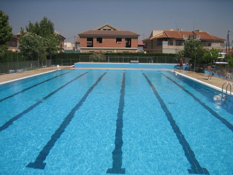 El PSOE logra que las piscinas de pedanías abran antes y que los hijos de parados mayores de 14 años accedan gratis sin ir con sus padres