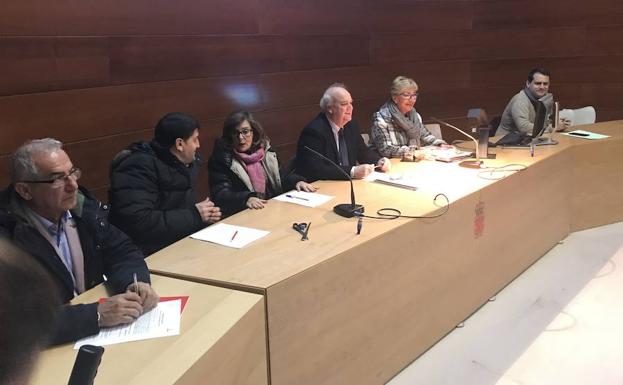 El PSOE censura el “derroche” de dinero del PP  por intereses de demora y por defectos en las bases de contratación