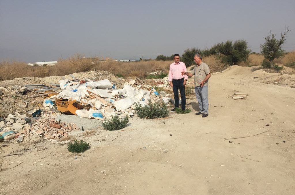 El PSOE denuncia el «lamentable» estado de muchos solares del municipio e insiste en activar un plan de choque para limpiarlos