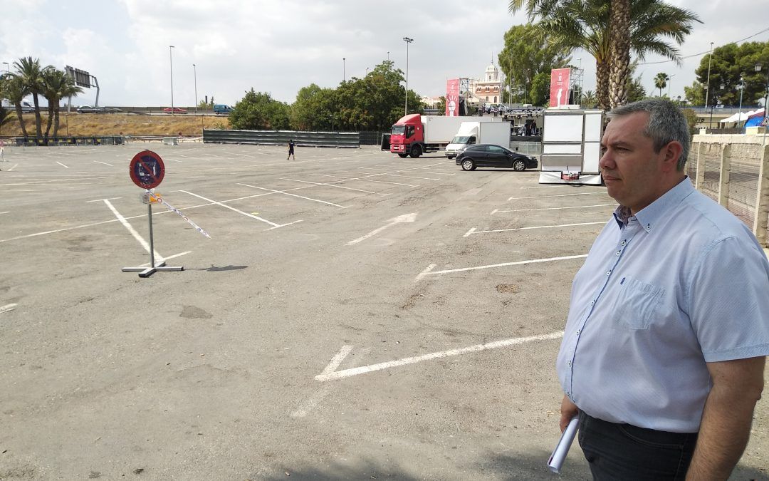 El PSOE reprocha al PP su «incapacidad y falta de sensibilidad» por eliminar parte del aparcamiento disuasorio del Malecón en plena Feria