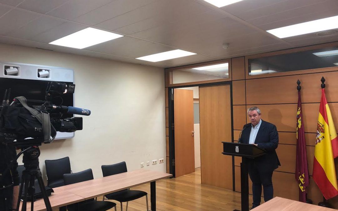 El PSOE achaca a la falta de un transporte público eficaz el poco uso de instalaciones de municipio por parte de vecinos de pedanías