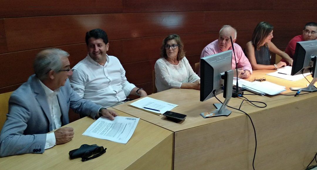 El PSOE denuncia que “Ballesta pasará a la historia por ser el alcalde que logró el bloqueo del Ayuntamiento tras su caótica gestión”