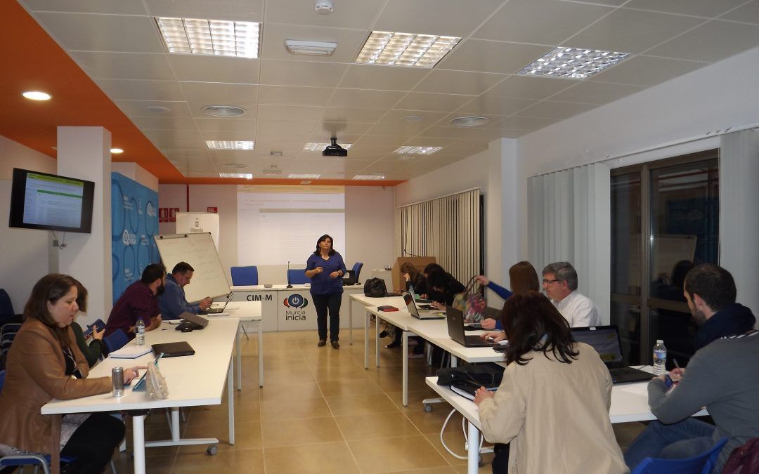 El PSOE lamenta que la política de empleo del PP se asemeje al papel de una empresa de trabajo temporal