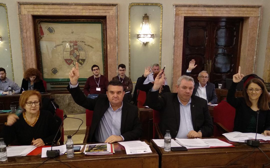 El PSOE saca adelante sus siete mociones y reclama que “tanto respaldo se traduzca en acciones”
