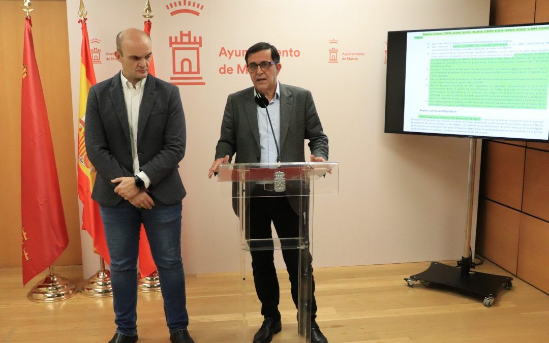 El PSOE denuncia que al “abc de la gestión municipal, de apatía, boato y clientelismo hay que sumar la d de despilfarro”