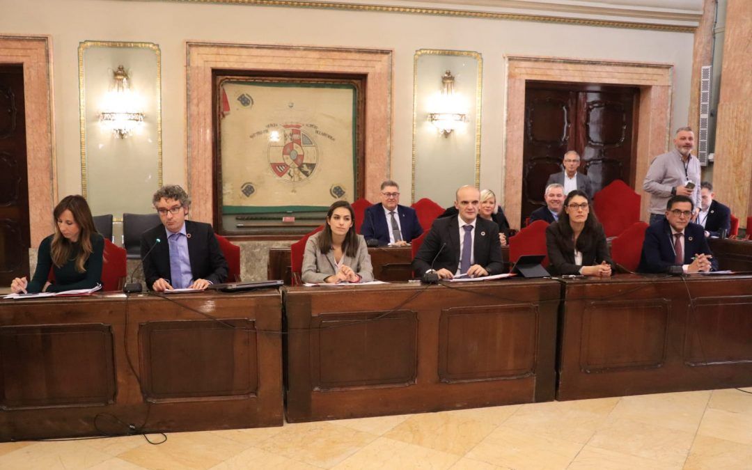 El PSOE logra sacar adelante una moción en defensa de la educación pública ante el ataque sufrido por la imposición del ‘pin parental’