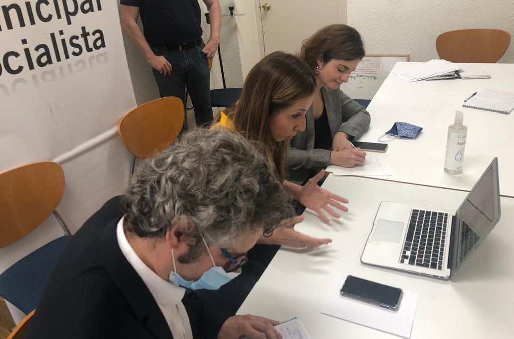 PSOE y Podemos piden a Torres que dimita por “incapacidad y mentir”, ya que las becas comedor se están abonando con dinero de la Comunidad