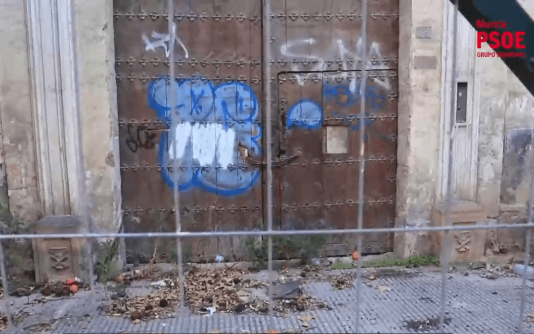 Enrique Lorca: “La desidia del PP ha enterrado el patrimonio de Murcia entre escombros, basura y matojos”