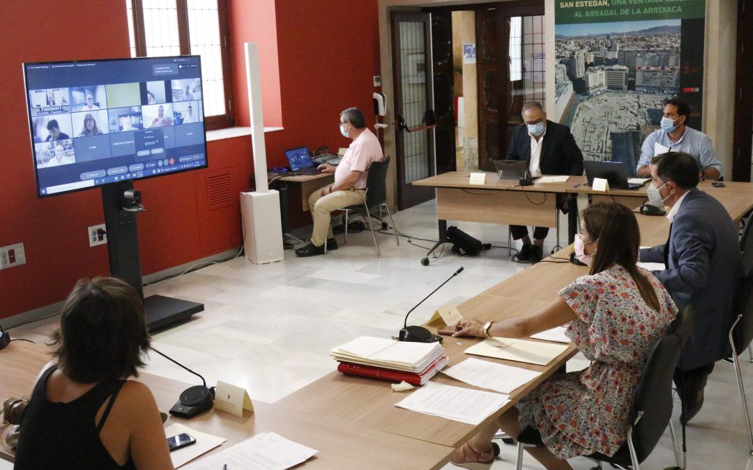 El PSOE denuncia el desinterés de la Comunidad Autónoma en el transporte del municipio