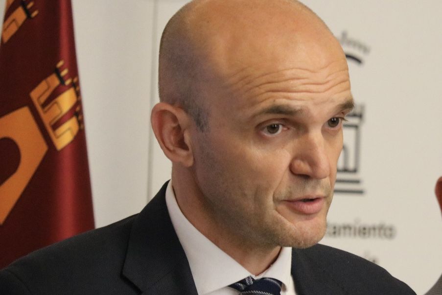 Lorca: “Explota otra bomba en el campo de minas del PP de Ballesta. No están legitimados para hablar de gestión, son tóxicos y tienen que dejar la política”